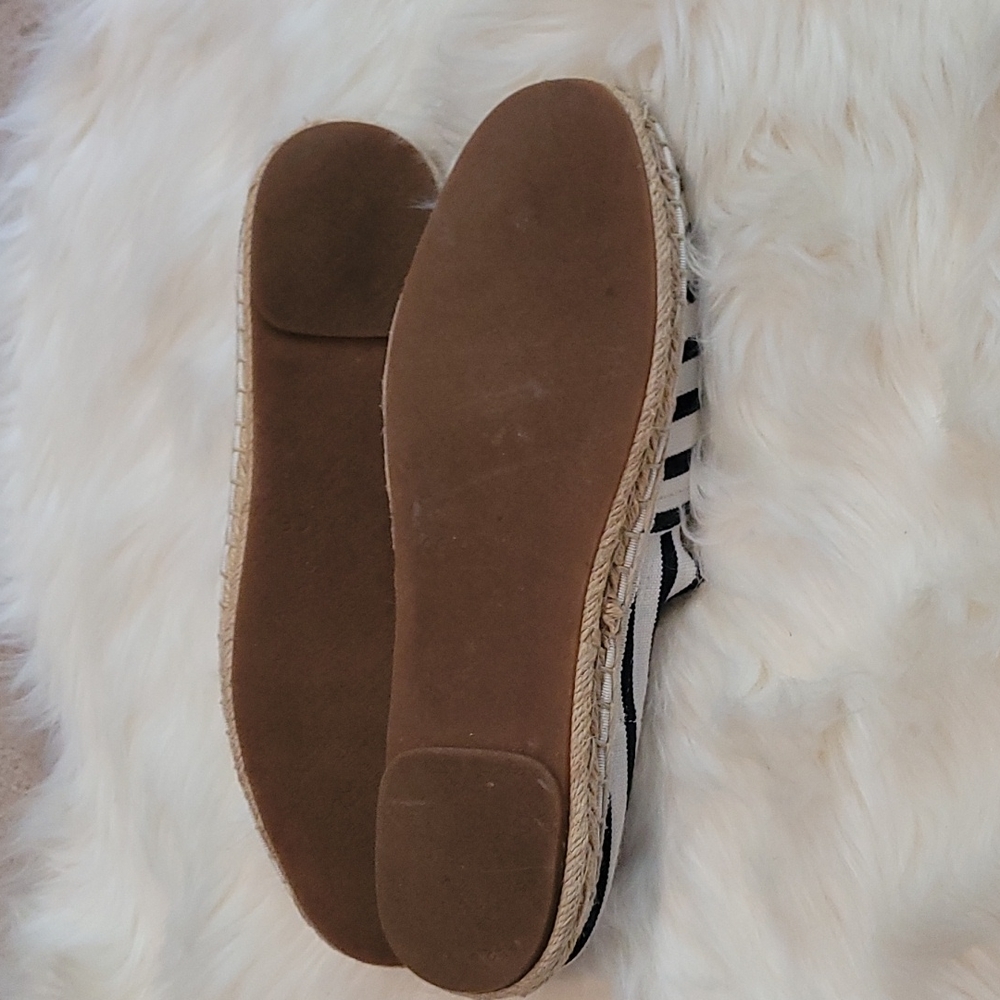 Vionic Shoes - Picture 4 of 5